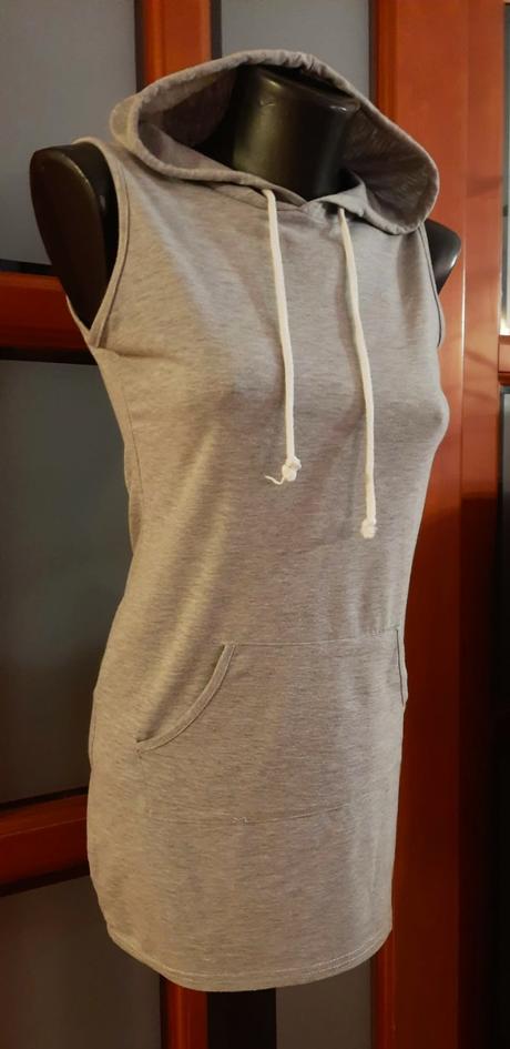 Predám  športové mini šaty veľ.s, s