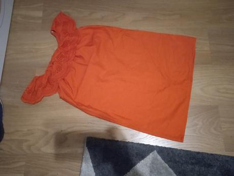 Letné šaty na ramená, 152