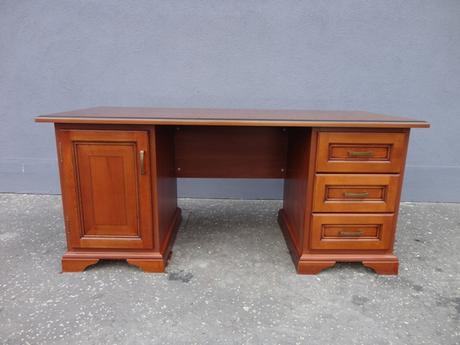 Kancelársky drevený stôl, 