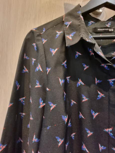 Čierna košeľa reserved s kolibríkmi, reserved,m