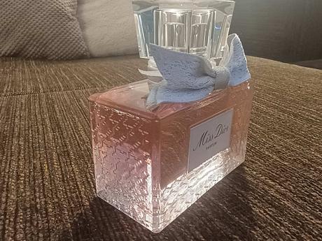 Parfém miss dior,