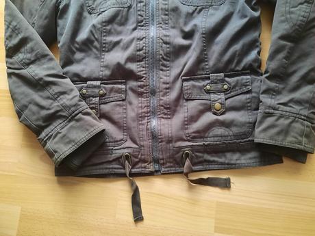 Dámska zimná bunda s kapucňou, m