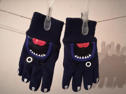 Strašidelné rukavice, h&m,110
