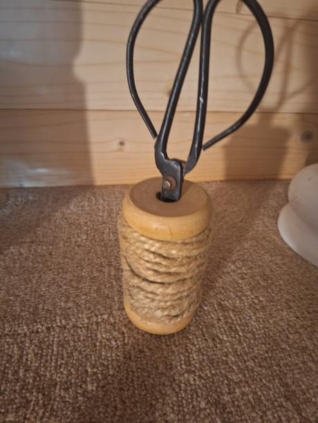 Nožnice starožitné, 