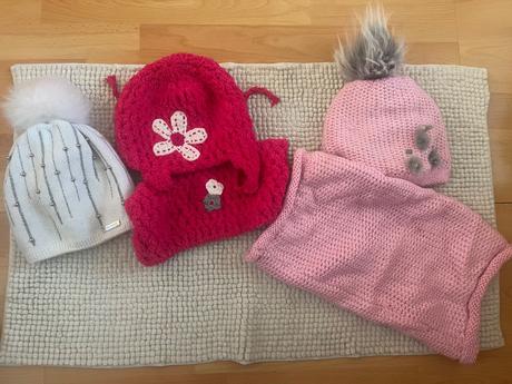 Dievčenské čiapky, 116