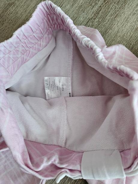 Suknoleginky even, 104