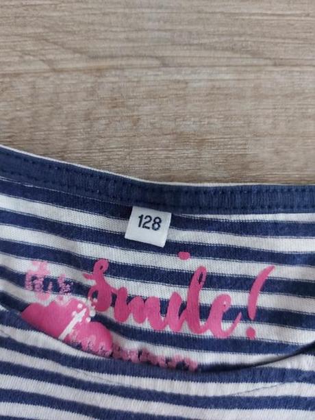 Modrobiele saty s volanmi, 128