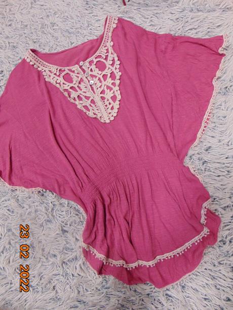 Ruzova bluzka s krasnou cipkou, s