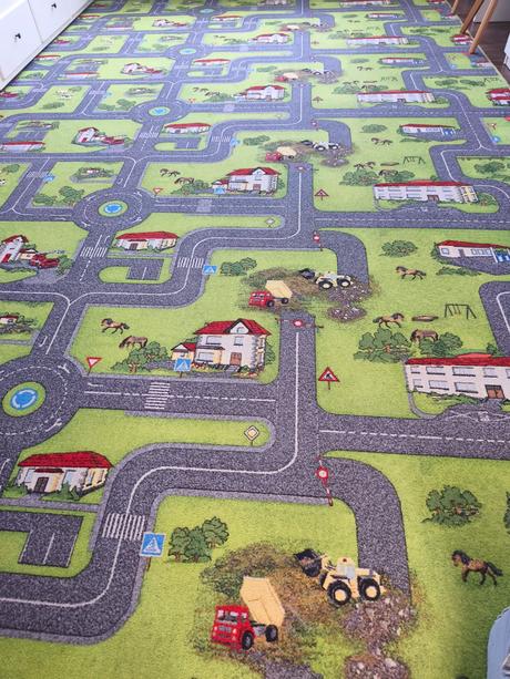 Veľký detský koberec,
