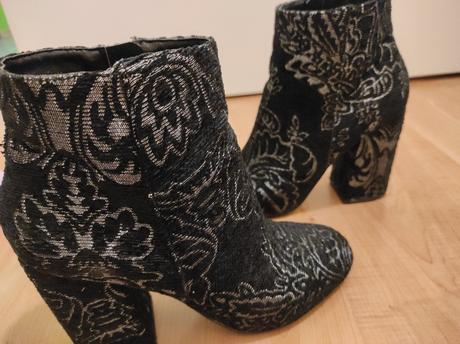 Zaujímavé kotníkové čižmičky, 39