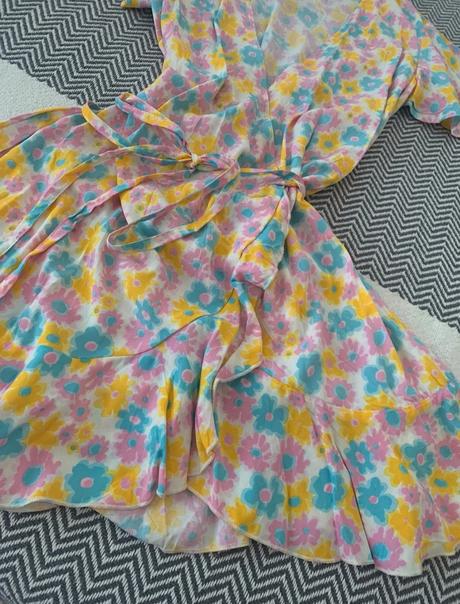 Kvietkové šaty, sinsay,s