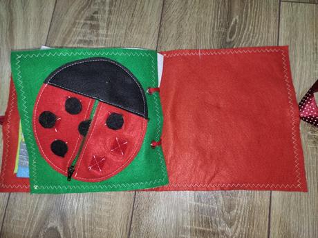 Quiet book soňa-ručne šitá, 