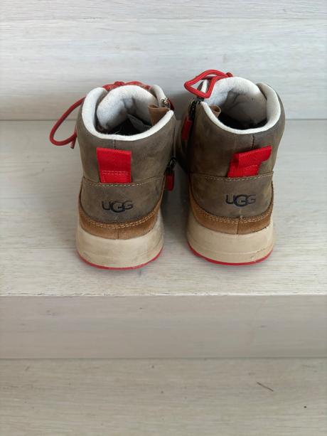 Kotníkové topánky ugg z brúsenej kože, ugg,33
