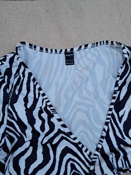 Crop topy a saty na velkost s, s