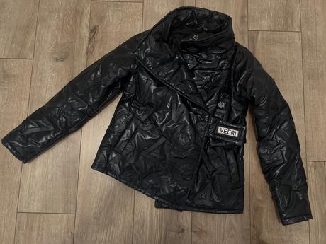 Prechodná bunda, 36