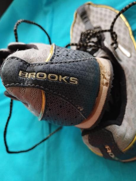 Bezecka obuv brooks, 38