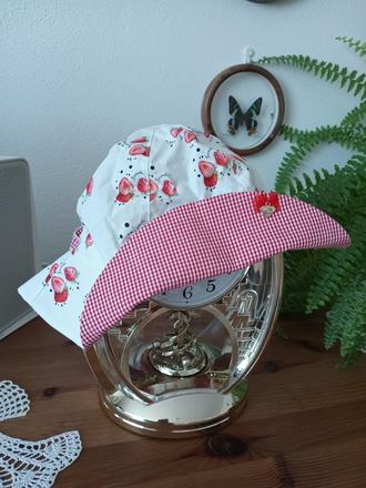 Letný klobúčik s jahôdkami, 50