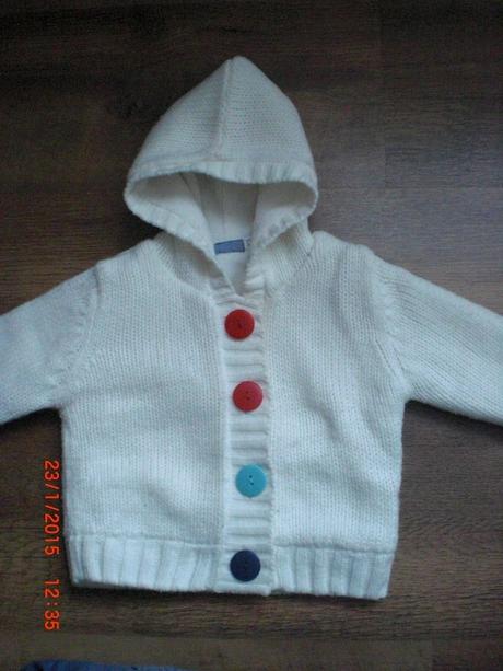 Biely pletený sveter s farebnými gombičkami, lupilu,68