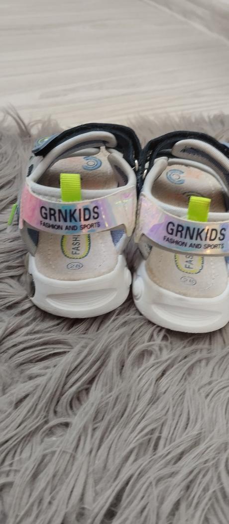 Chlapčenské sandalky, 28