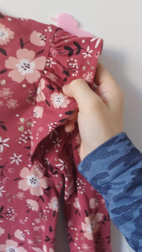 Predám dievčenské šaty veľ.122-128 cm, c&a,122