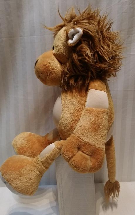 Plyšák lenny lev na nacvičovať infúznej súpravy, 