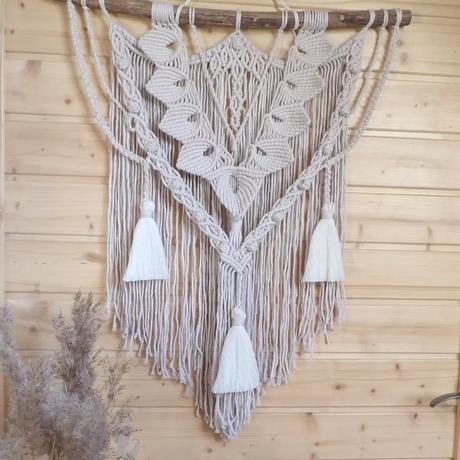 Väčšia makramé deko "plynutie",