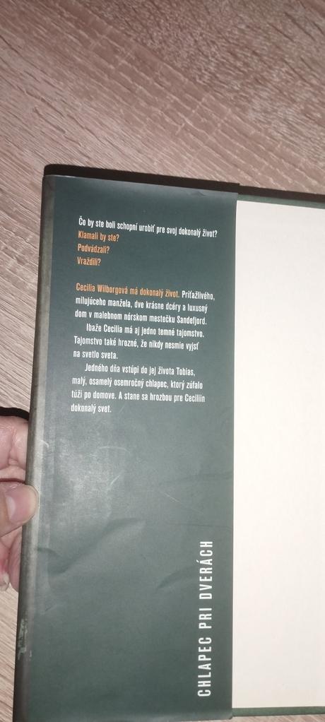 Chlapec pri dverách, 