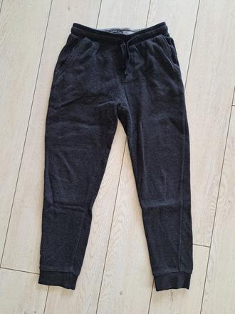 Teplaky, reserved,152