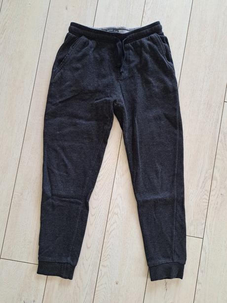 Teplaky, reserved,152