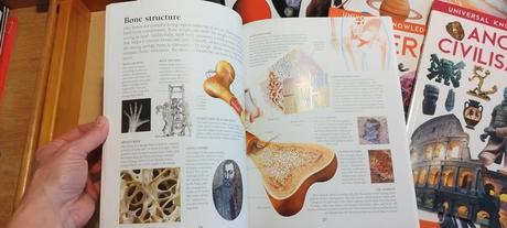 Universal knowledge library - science and history, 