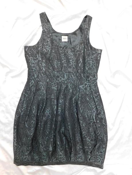 Kvalitne velmi pekne saty na slavnost, 38