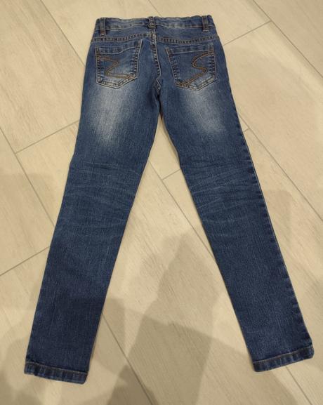 Predám dievčenské rifle, 128