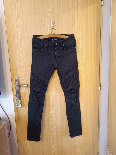 Divided (h&m) - čierne skinny rifle s trhaním, h&m,28