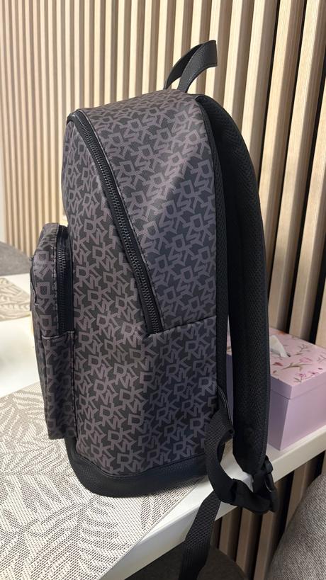 Väčší ruksak zn. dkny, dkny