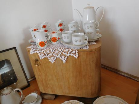 Ponúkam na predaj porcelánovú sadu made in čechosl,