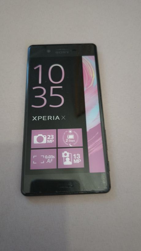 Maketa telefónu - sony xperia x, nokia