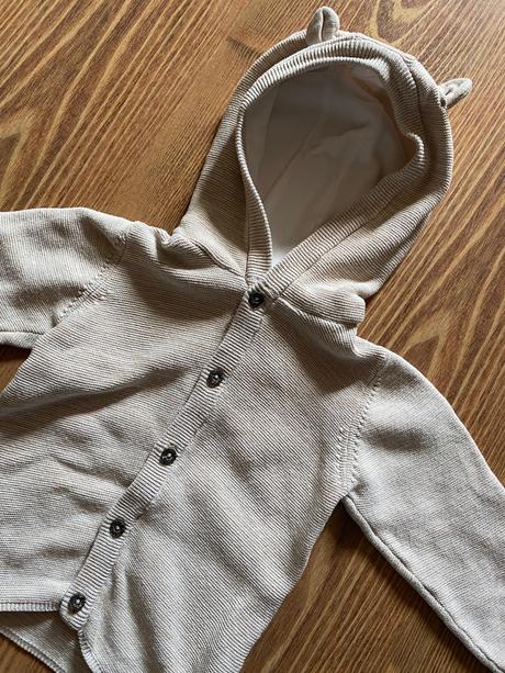 Svetrík s uškami, lupilu,86