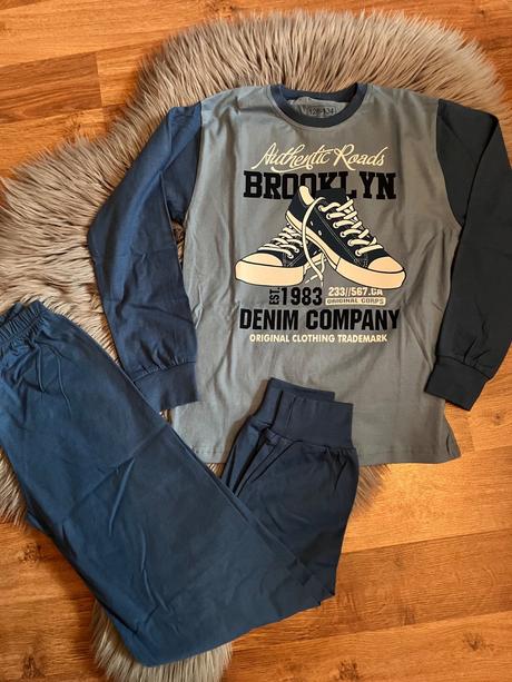 Chlapčenské modré dlhé pyžamo s potlačou (128-134), 128 / 134