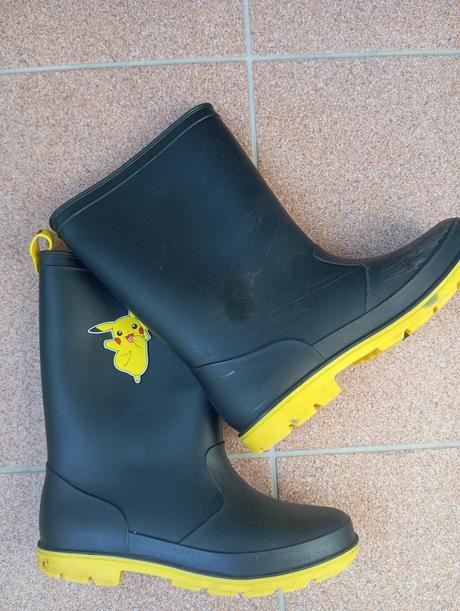 Gumaciky pikachu, reserved,35