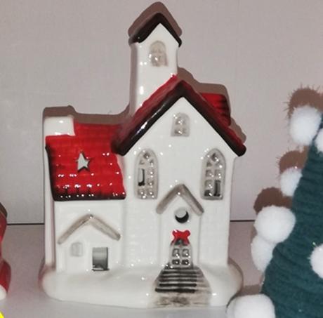 Led domcek-kostolik,