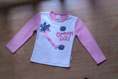 Dievčenské tričko., 98