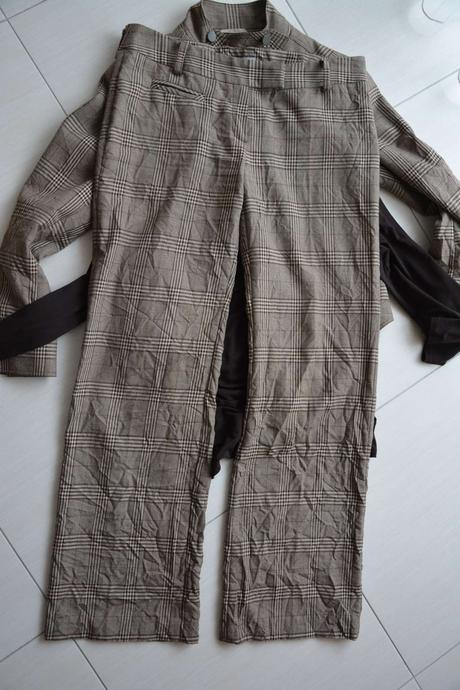 Kostým + tunika, perfektný stav, zn. chantall, 40