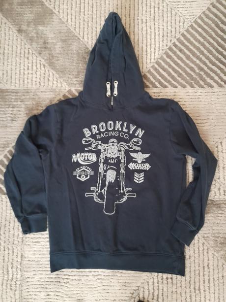 Mam na predaj mikinu, 164