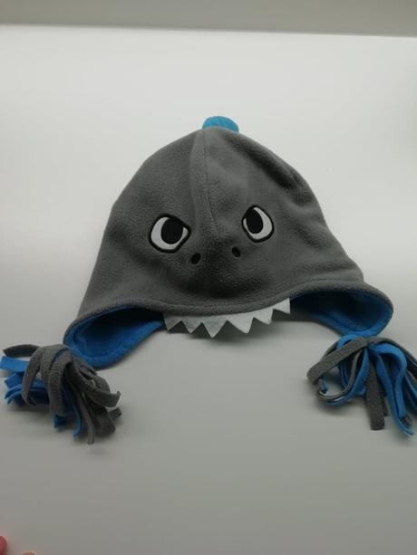 Hrejivá čiapka žralok top stav, tesco,104