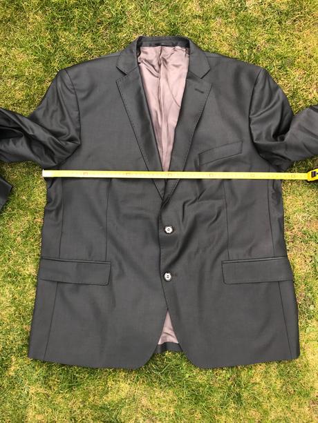 Pánsky čierny oblek, 58