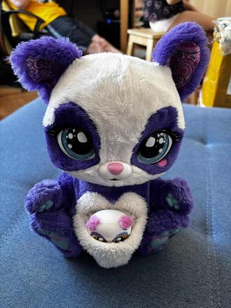 Rozkošná interaktívna panda s bábätkom peek a roo,