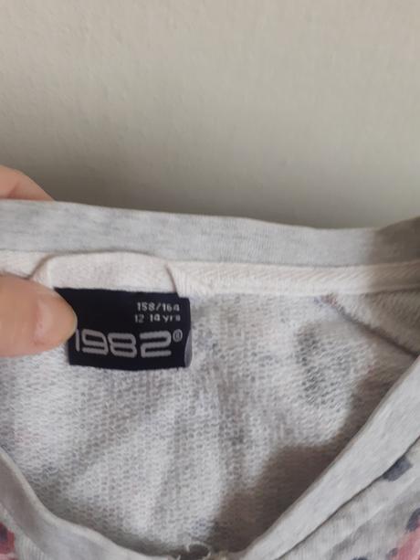 Dievcenska mikina, 158