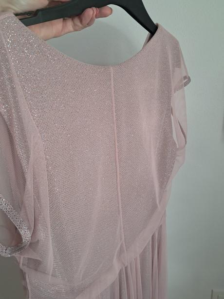 Spoločenské šaty, 42