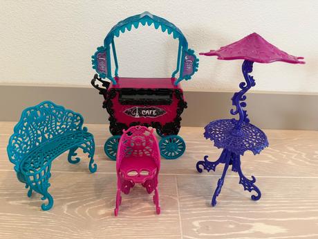 Nabytok monster high, 
