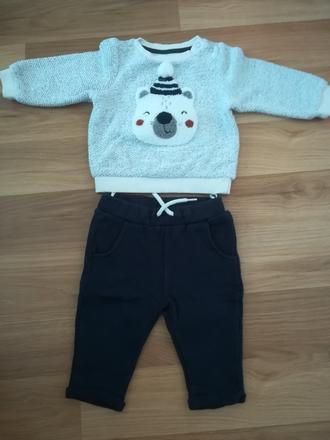 Tepláky s mikinou, c&a,68